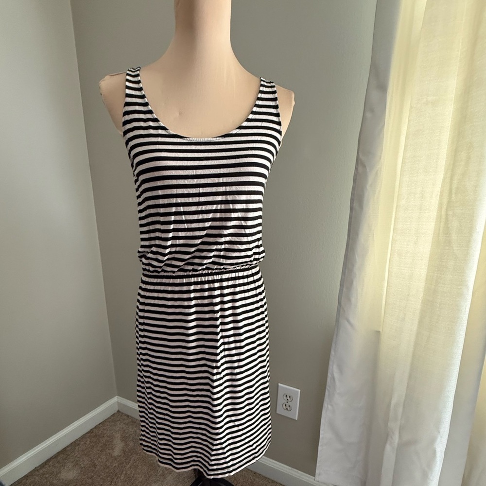 H&M Basic Black and Cream Striped Sleeveless Top